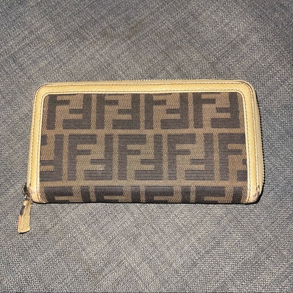 Fendi Monogram Wallet - Picture 1 of 16